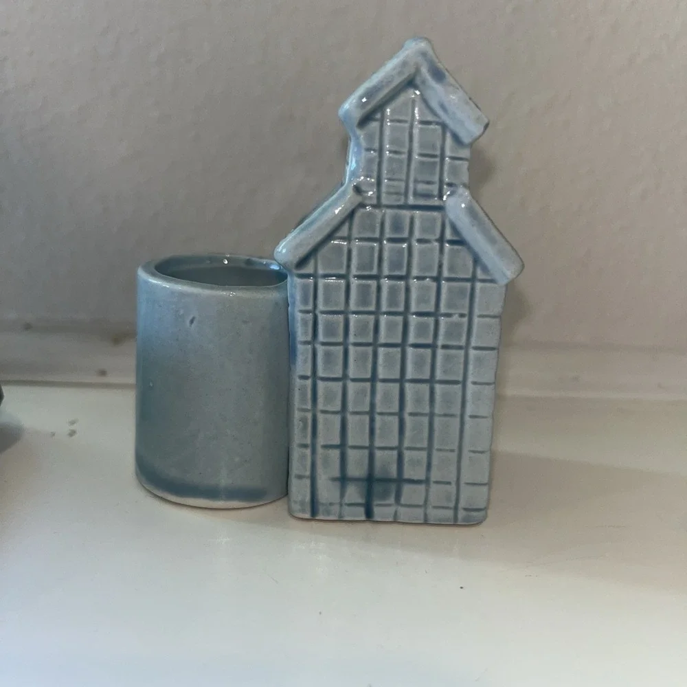 Vintage Japan Toothpick Holder Ceramic Barn Silo 3
